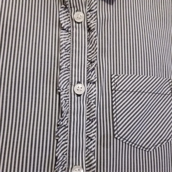 American Eagle S Blue White stripe‎ button up shirt - Picture 3 of 8